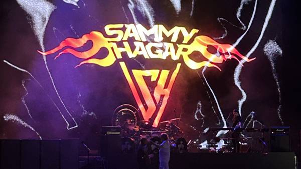 Sammy Hagar has kicked off the Best of All Worlds Tour with a 21-track set in West Palm Beach, FL.