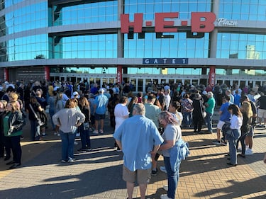 106.7 The Eagle was live at the Alamodome on October 25, 2025 for the Billy Joel and Sting concert! Lots of people came out for the show, even people from all over the country!