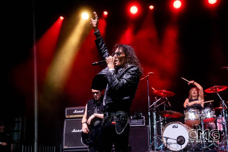 Stephen Pearcy of Ratt headlined the opening night of Oyster Bake on the 106.7 The Eagle/KONO 101.1 stage, and they sounded great, rocking the crowd with all the Ratt favorites, and more!